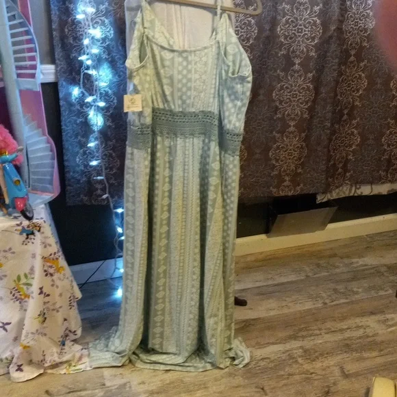 Foam bra cups ruffle maxi romper built in bra size 3x - Picture 3 of 3